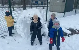 Śnieżna przygoda w naszym przedszkolu- zaskoczyła nas zima! 13