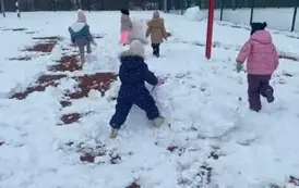 Śnieżna przygoda w naszym przedszkolu- zaskoczyła nas zima! 14