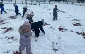 Śnieżna przygoda w naszym przedszkolu- zaskoczyła nas zima! 15