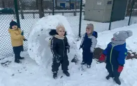 Śnieżna przygoda w naszym przedszkolu- zaskoczyła nas zima! 17