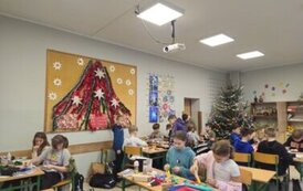 Świąteczne życzenia od klasy 5a dla polonii we Francji 2