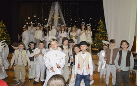 Świąteczne jasełka klas trzecich &ndash; wzruszenie, radość i wyjątkowy jubileusz 3