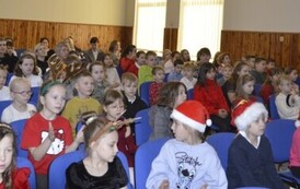Świąteczne jasełka klas trzecich &ndash; wzruszenie, radość i wyjątkowy jubileusz 48