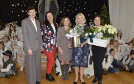 Świąteczne jasełka klas trzecich &ndash; wzruszenie, radość i wyjątkowy jubileusz 65
