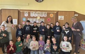 Dzień Kobiet w klasach I-III 1