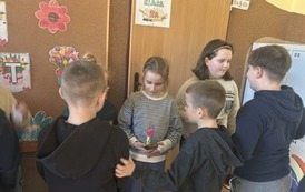 Dzień Kobiet w klasach I-III 2