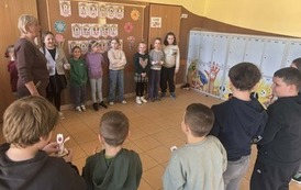 Dzień Kobiet w klasach I-III 4