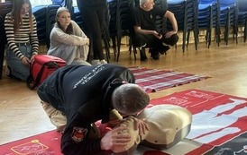 Warsztaty z pierwszej pomocy dla uczni&oacute;w klas 5b i 6a 3
