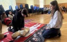 Warsztaty z pierwszej pomocy dla uczni&oacute;w klas 5b i 6a 5
