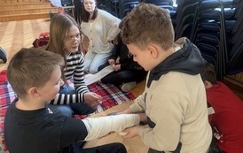 Warsztaty z pierwszej pomocy dla uczni&oacute;w klas 5b i 6a 9