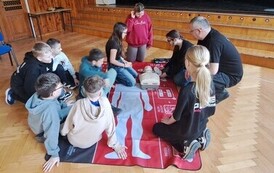 Warsztaty z pierwszej pomocy dla uczni&oacute;w klas 5b i 6a 28