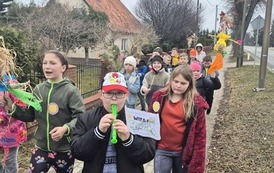 Głośno i kolorowo &ndash; klasy I&ndash;III witają wiosnę! 8