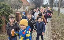 Głośno i kolorowo &ndash; klasy I&ndash;III witają wiosnę! 9