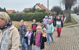Głośno i kolorowo &ndash; klasy I&ndash;III witają wiosnę! 17
