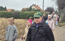 Głośno i kolorowo &ndash; klasy I&ndash;III witają wiosnę! 18