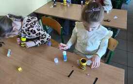 Warsztaty edukacyjne &bdquo;Pszczoły i ekologia&rdquo; w klasie 1b 3