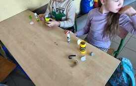 Warsztaty edukacyjne &bdquo;Pszczoły i ekologia&rdquo; w klasie 1b 8