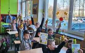 Warsztaty edukacyjne &bdquo;Pszczoły i ekologia&rdquo; w klasie 1b 13