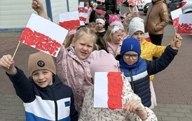 Patriotyczny przemarsz przedszkolak&oacute;w 2