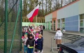 Patriotyczny przemarsz przedszkolak&oacute;w 7