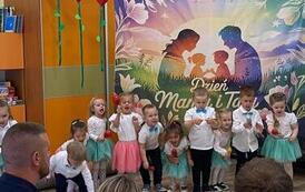 Uroczystość z okazji Dnia Mamy i Taty 36