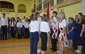 Uroczyste pożegnanie absolwent&oacute;w klas 8a i 8b 3