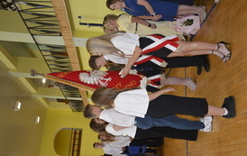 Uroczyste pożegnanie absolwent&oacute;w klas 8a i 8b 5