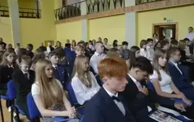 Zakończenie roku szkolnego klas 8a i 8b 83