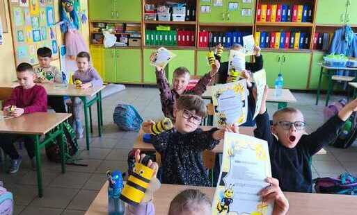 Warsztaty edukacyjne „Pszczoły i ekologia” w klasie 1b